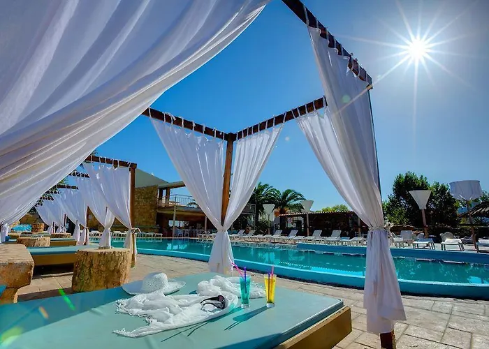 Апарт-отель Island Breeze (adults Only) 2*