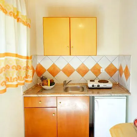 Island Breeze (adults Only) 2*