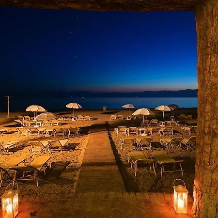 Island Breeze (adults Only) 2*